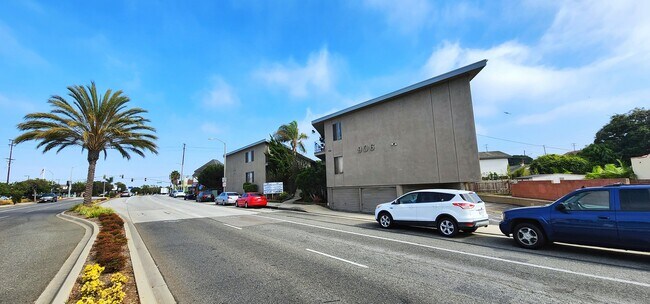 Building Photo - 906 Torrance Blvd