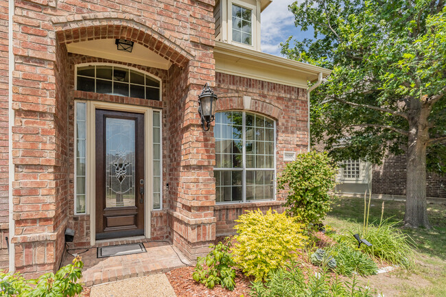 Building Photo - 1605 Buckhorn Dr