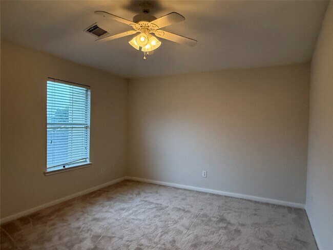 Building Photo - 21315 Bella Mountain Dr