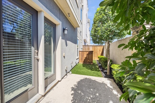 Building Photo - 1418 Apsley Mnr Trl