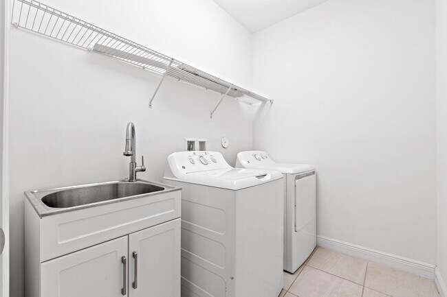 Building Photo - 8870 NW 37th Dr