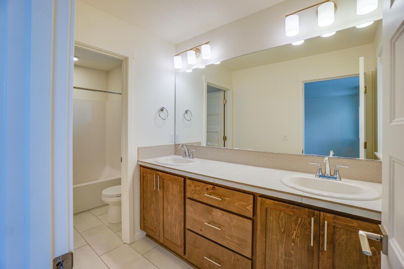 Building Photo - 9611 NE 169th Ave