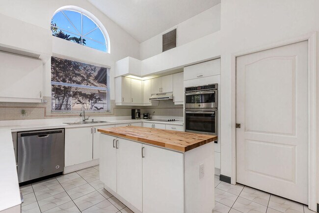 Building Photo - 7828 Dorchester Rd