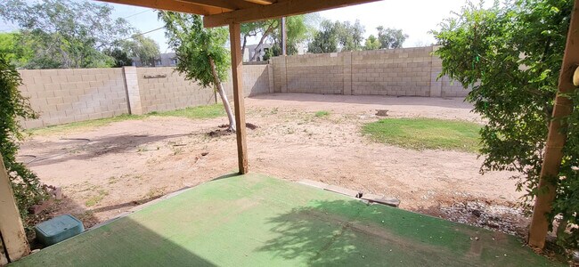 Building Photo - 18243 N 43rd Dr