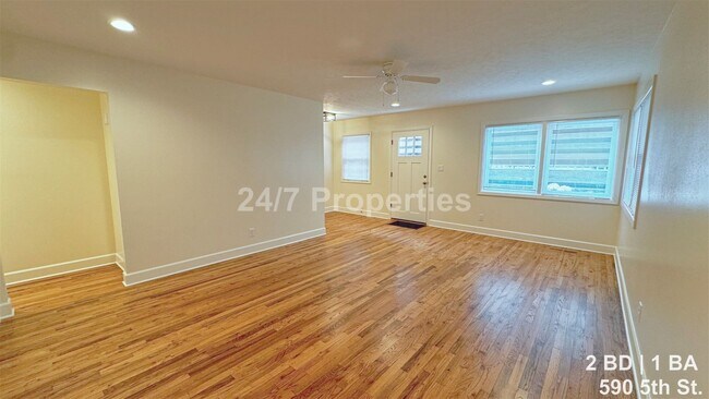 Building Photo - Remodeled 2 BD | 1 BA Duplex - First Edition Lake Oswego
