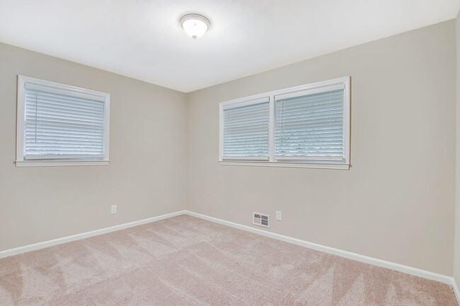 Building Photo - 8596 Timber Lane Dr