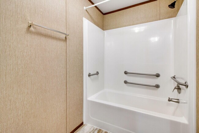 Building Photo - 396 Peachtree Cir