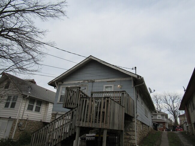 Building Photo - 5004 Euclid Ave