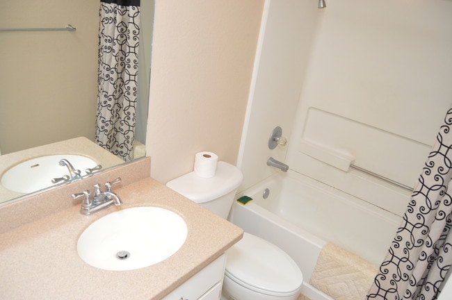 Building Photo - 1125 Sheridan Ave