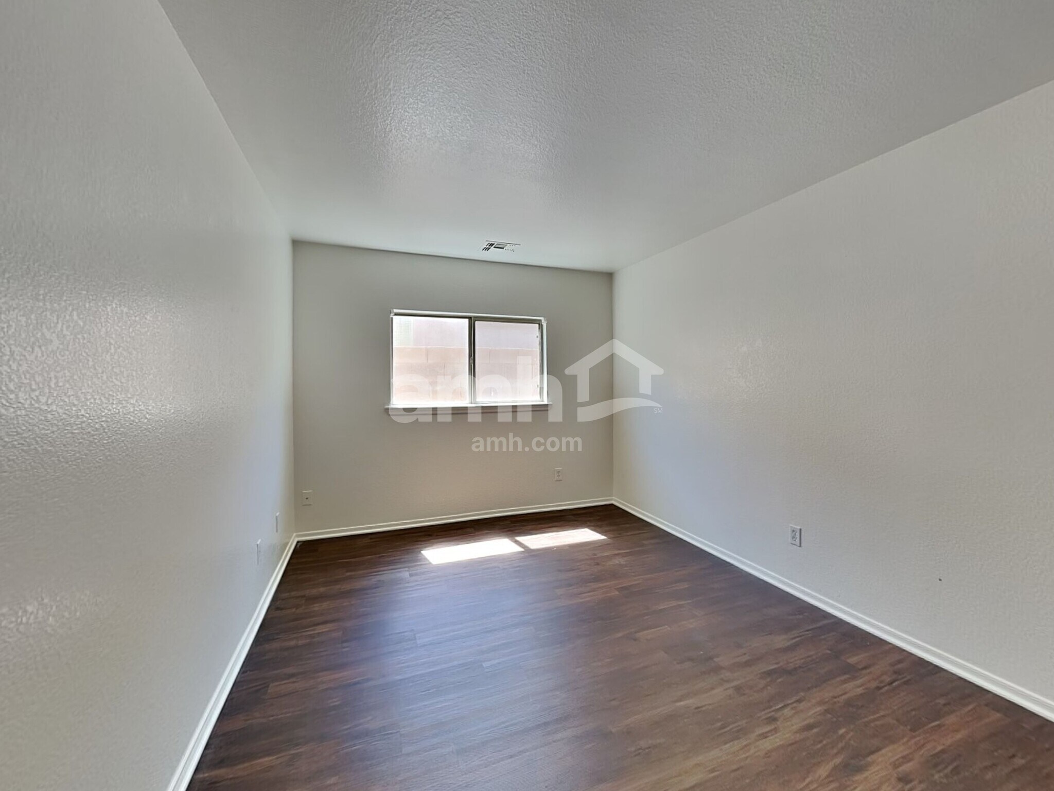 Building Photo - 2992 W Belle Ave