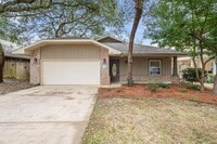 Building Photo - 4-BR Niceville Rental with Gourmet Kitchen & 2-Car Garage!