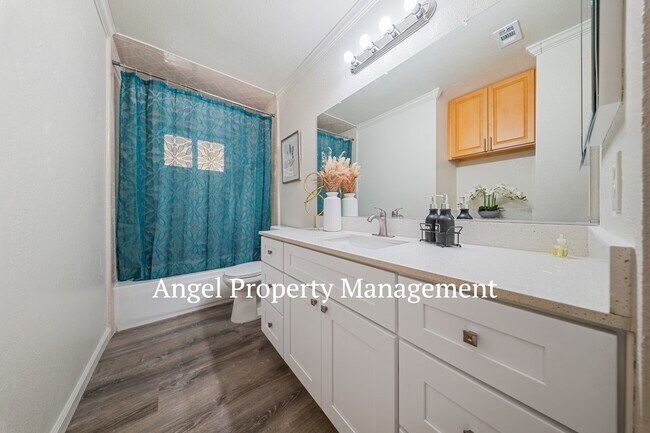 Building Photo - 8614 Tam O'Shanter Dr