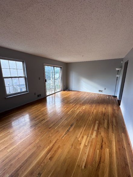 Building Photo - 212 Matthews Drive