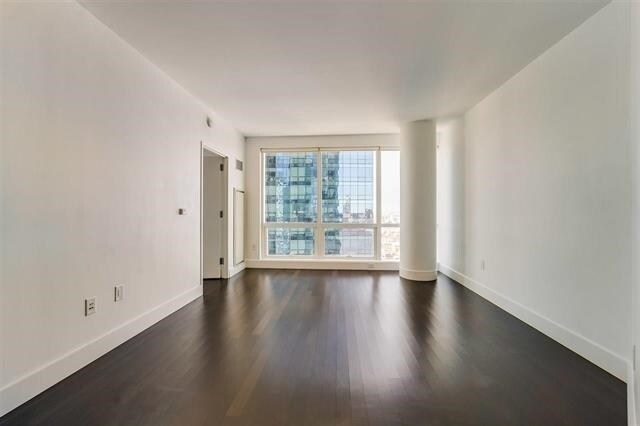 Building Photo - 77 Hudson St