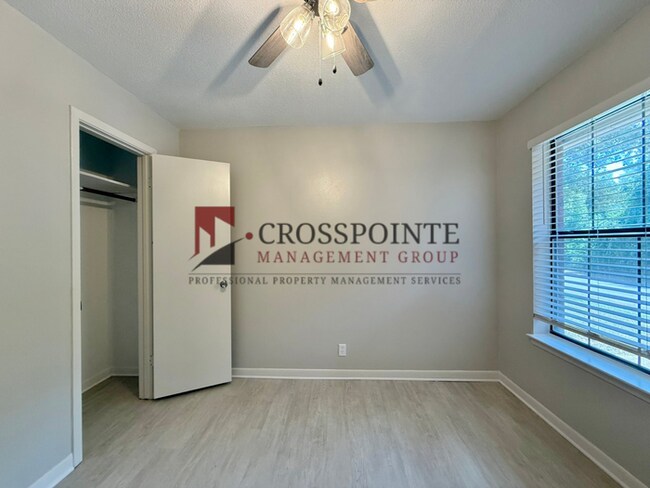 Building Photo - Tour Today! 3 Bedroom, 2 Bathroom Home!