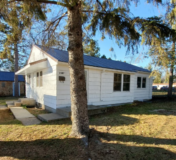 Building Photo - 2705 Bemidji Ave N