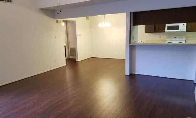 Building Photo - 8100 Cambridge St