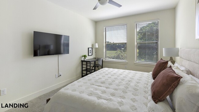 Building Photo - 5200 White Settlement Rd