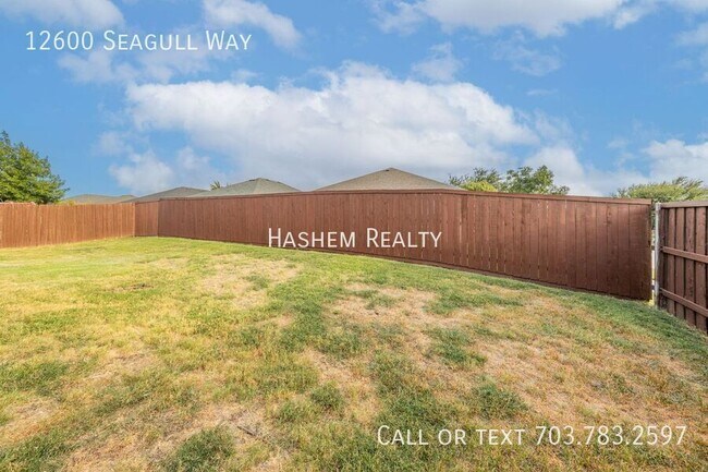 Building Photo - 12600 Seagull Way