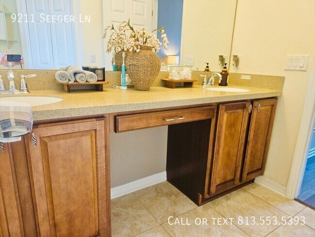 Building Photo - 9211 Seeger Ln