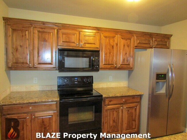Building Photo - City View 4 Bedroom