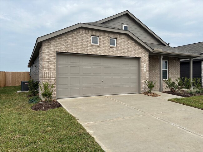 Building Photo - 607 Amberwood Creek Dr