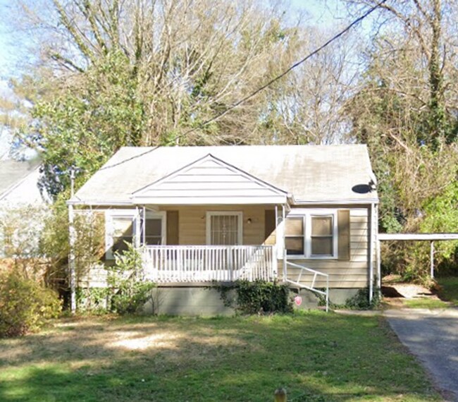 Building Photo - 1376 Lockwood Dr SW