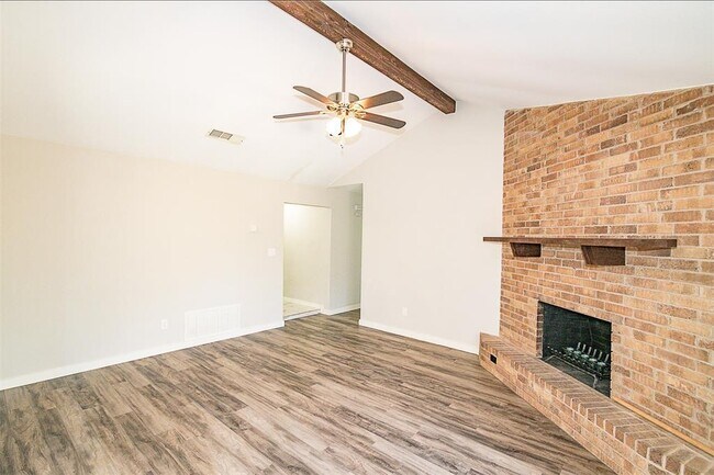 Building Photo - 1505 Quail Valley Dr