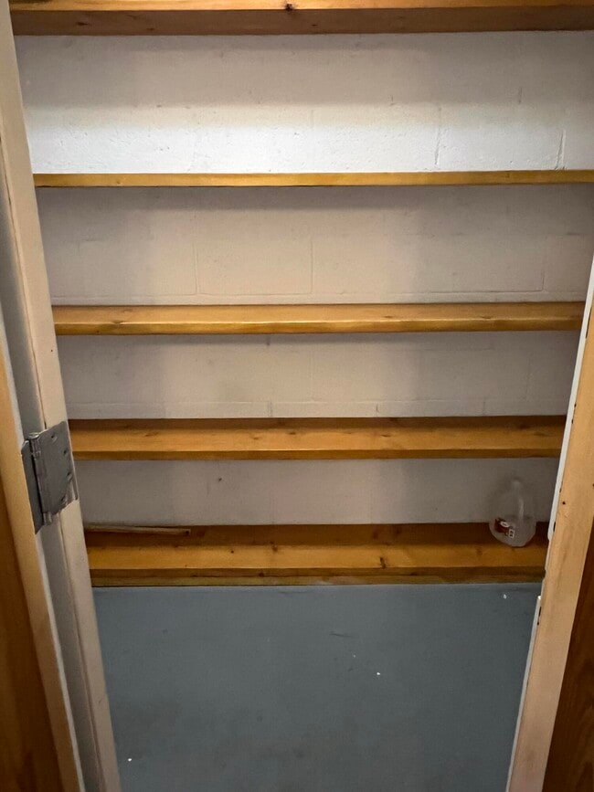 Building Photo - 8902 Aztec Rd NE