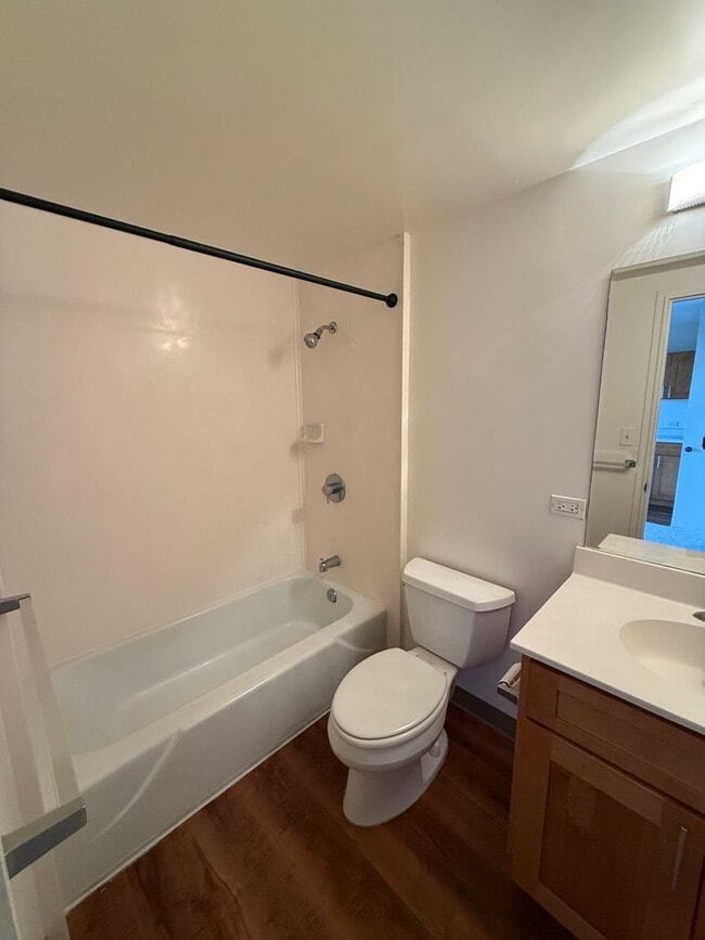 Building Photo - Studio Apt with Amazing City Views Located at Marco Polo!!!