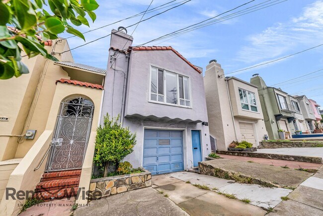 Building Photo - 824 Garfield St