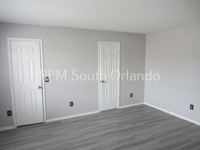 Building Photo - 36 Windtree Ln