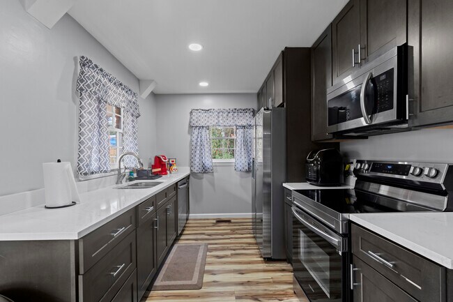 Building Photo - 3727 Calmer Cir