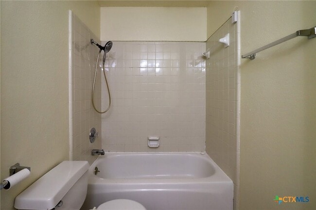 Building Photo - 608 Totem Trail