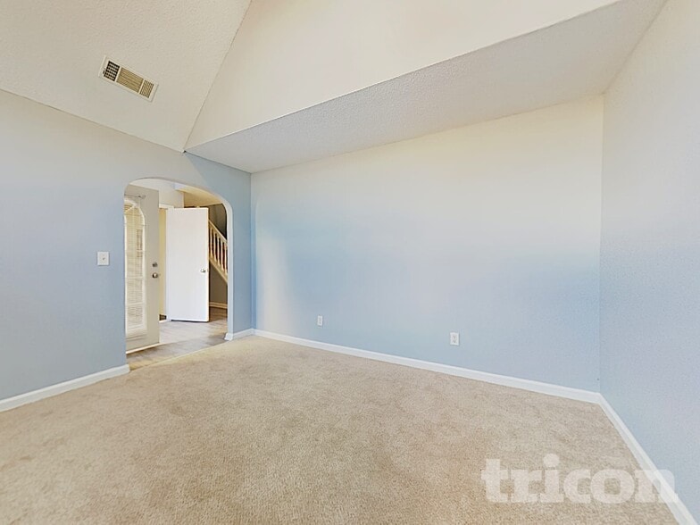 Building Photo - 2372 Creel Rd