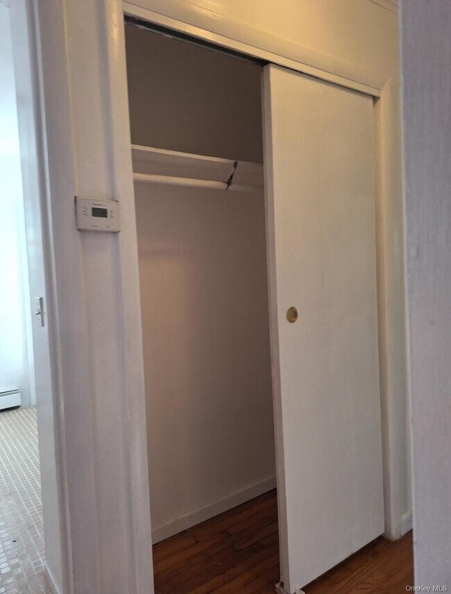 Building Photo - 652 NY-211