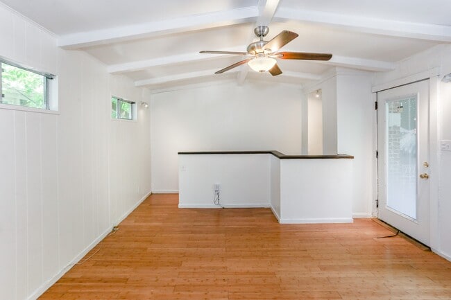 Building Photo - 2502 Driscoll St