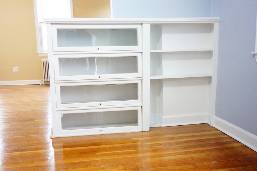 Building Photo - 807 Kennebec Ave