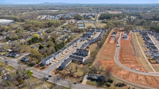 Building Photo - 121 Sligh Wy
