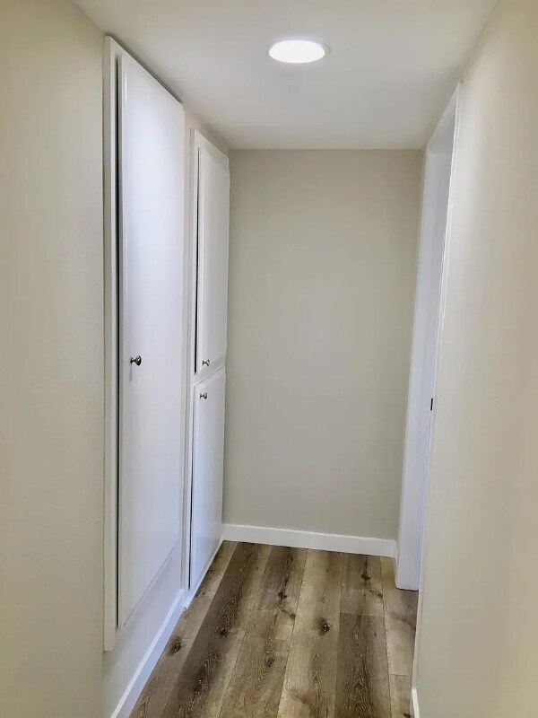 Building Photo - 544 E Tujunga Ave