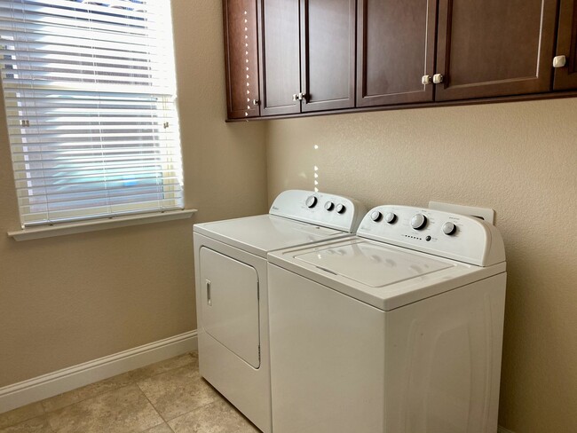 Building Photo - $2,750 3 Bd + Loft, Solar - Copper River G...
