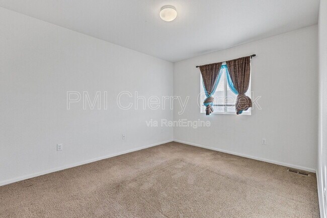 Building Photo - 5555 Kirk St