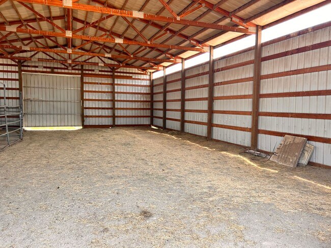 Building Photo - 10 Acres of Horse Property in Victor!