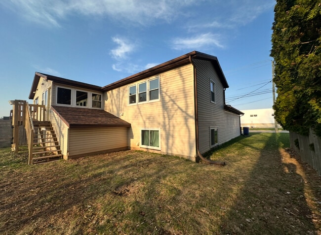 Building Photo - 1607 Buchanan St