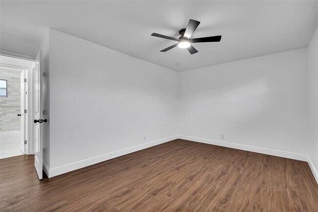 Building Photo - 420 SW 27th Terrace