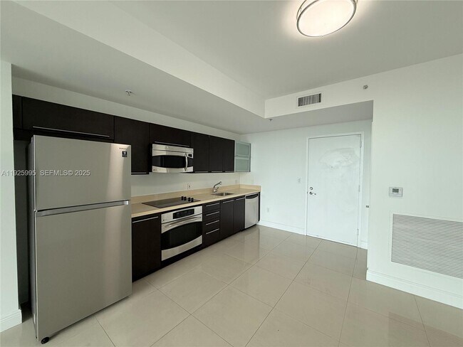 Building Photo - 90 SW 3rd St