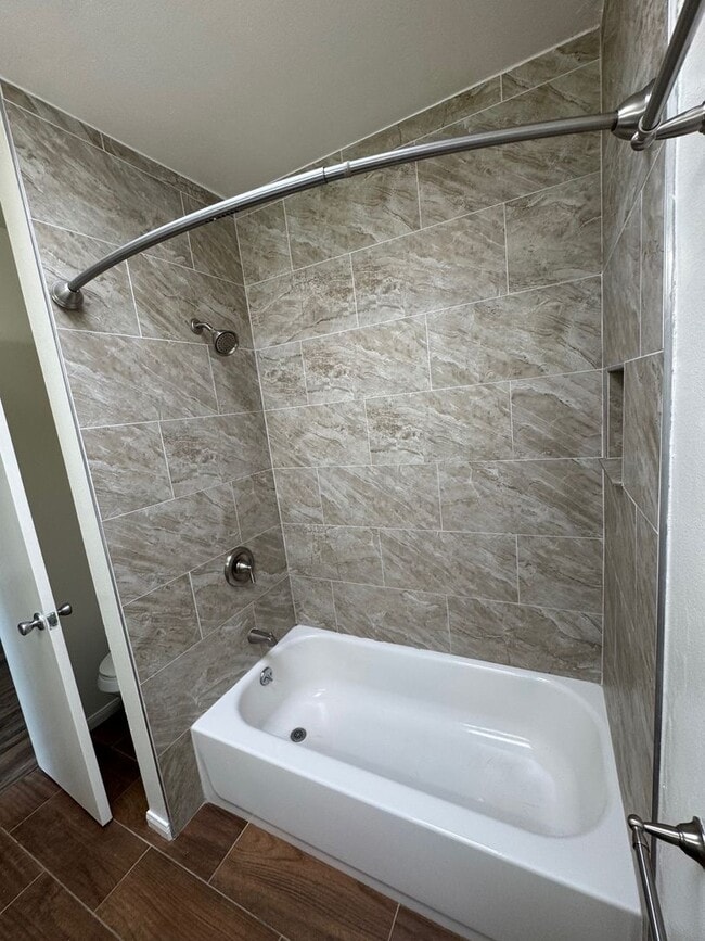 Building Photo - 2 Bedroom 2.5 Bathroom Condo for Rent Sout...