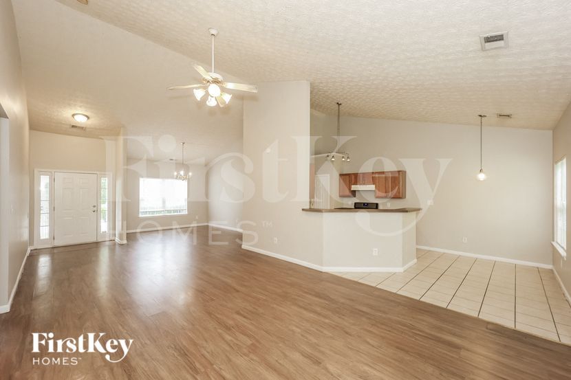 Building Photo - 5713 Old Carriage Dr