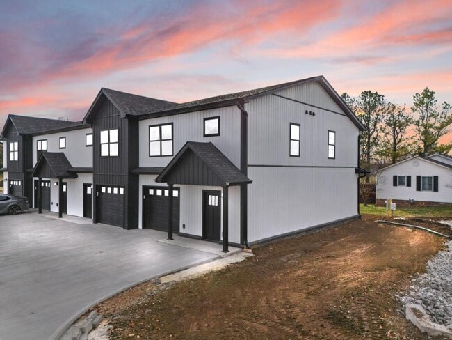 Building Photo - 804 Crozer Ave