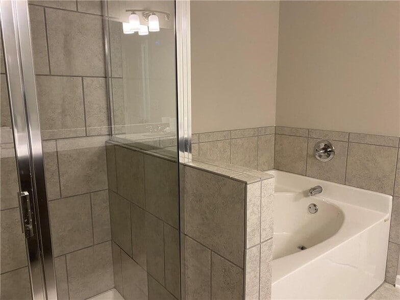 Building Photo - 2183 Shetley Creek Dr